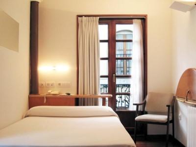 La Plaza I Hotel 2*